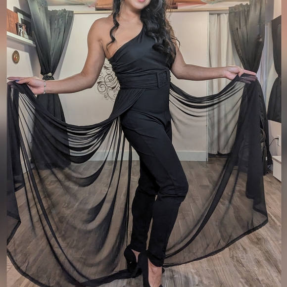 ❄️3/$25 FASHION NOVA Black One Shoulder Jumpsuit with Train! - Picture 2 of 6